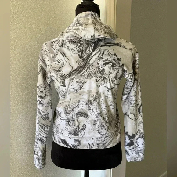 So Grey Marbled Cropped Cozy Pull Over - Picture 3 of 5